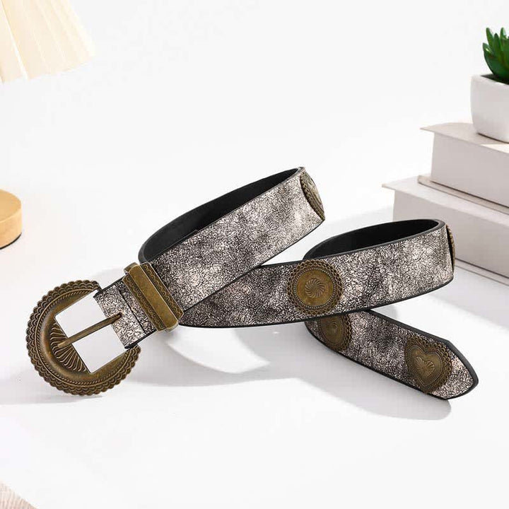 Cintura in pelle con stampa floreale intarsiata con rivetti rotondi ea cuore