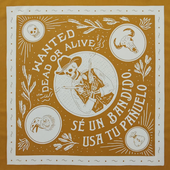 Sciarpa quadrata con stampa di teschio e scheletro pirata giallo e bianco