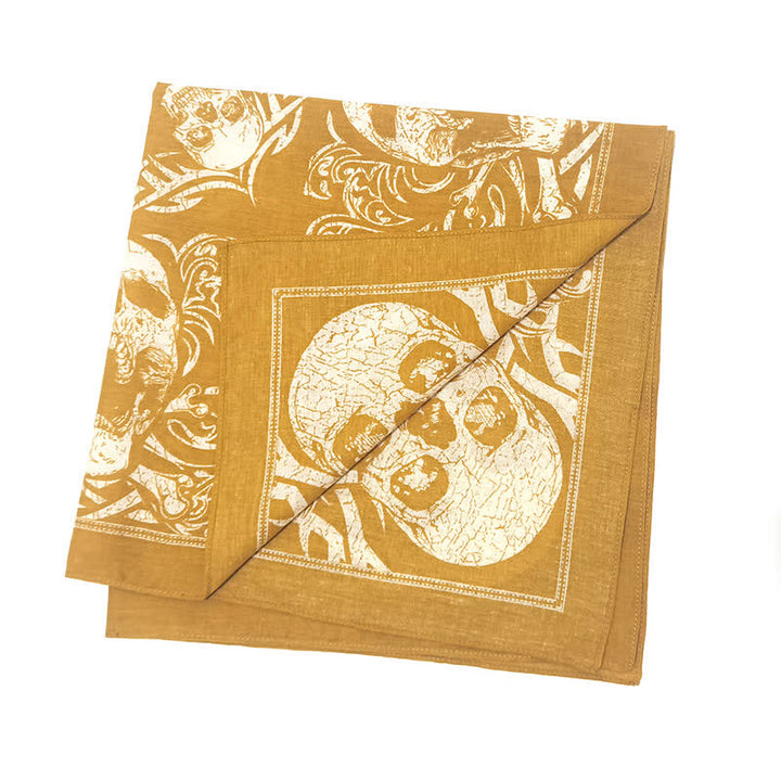 Sciarpa quadrata con stampa di teschio e scheletro pirata giallo e bianco - image 6