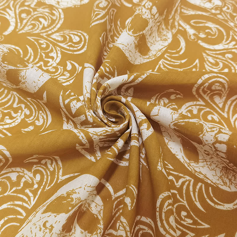 Sciarpa quadrata con stampa di teschio e scheletro pirata giallo e bianco