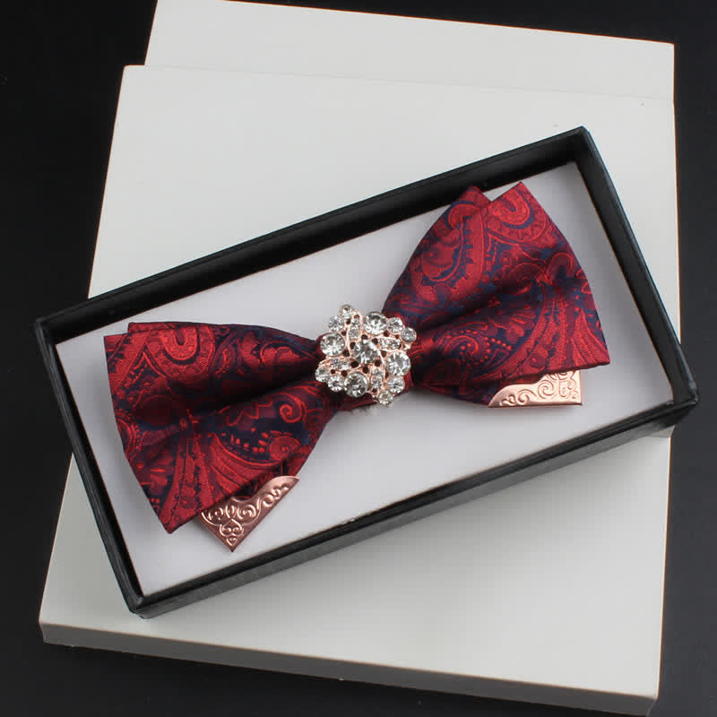 Set di 2 papillon con decorazioni in metallo dorato e motivo Paisley a doppio strato da uomo