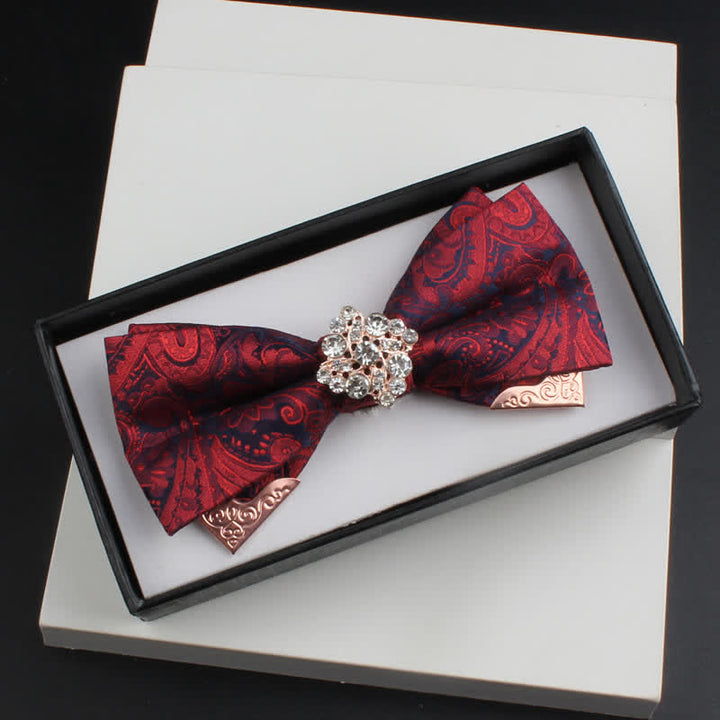Set di 2 papillon con decorazioni in metallo dorato e motivo Paisley a doppio strato da uomo