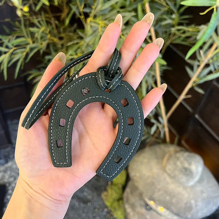 Portachiavi in pelle con ciondolo a forma di ferro di cavallo semplice - Verde scuro - image 10