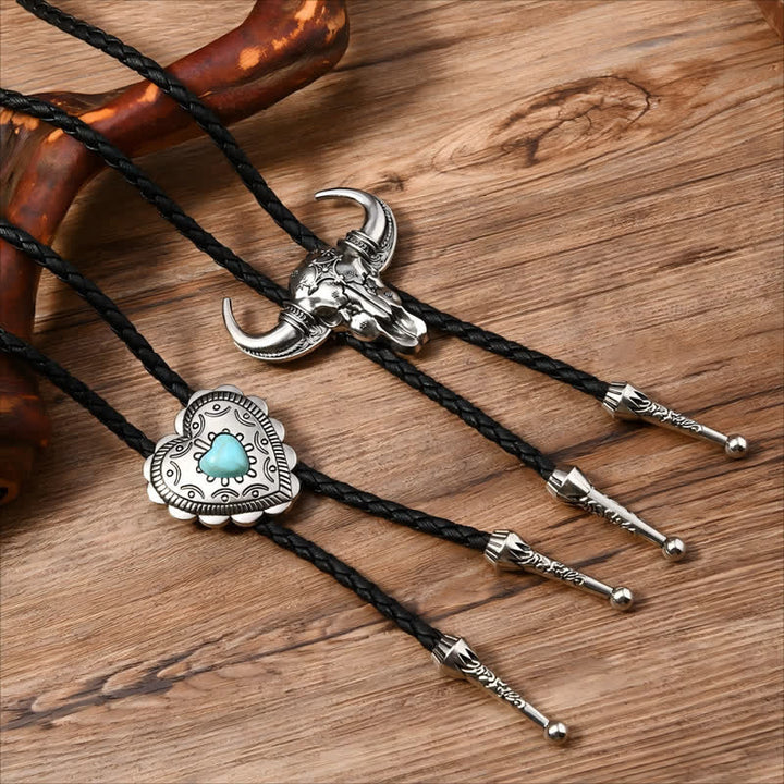 Cravatta Bolo con design turchese in stile western a forma di cuore di toro