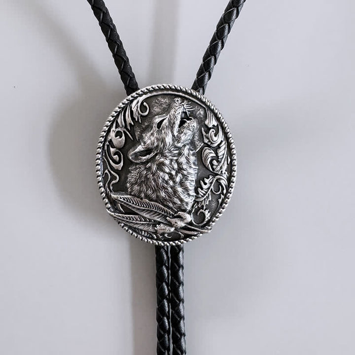 Cravatta Bolo con testa di lupo che ulula e foglie che circondano - Argento - image 0