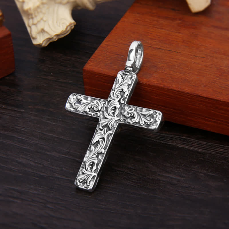 Collana antica con croce d'aquila in oro e argento