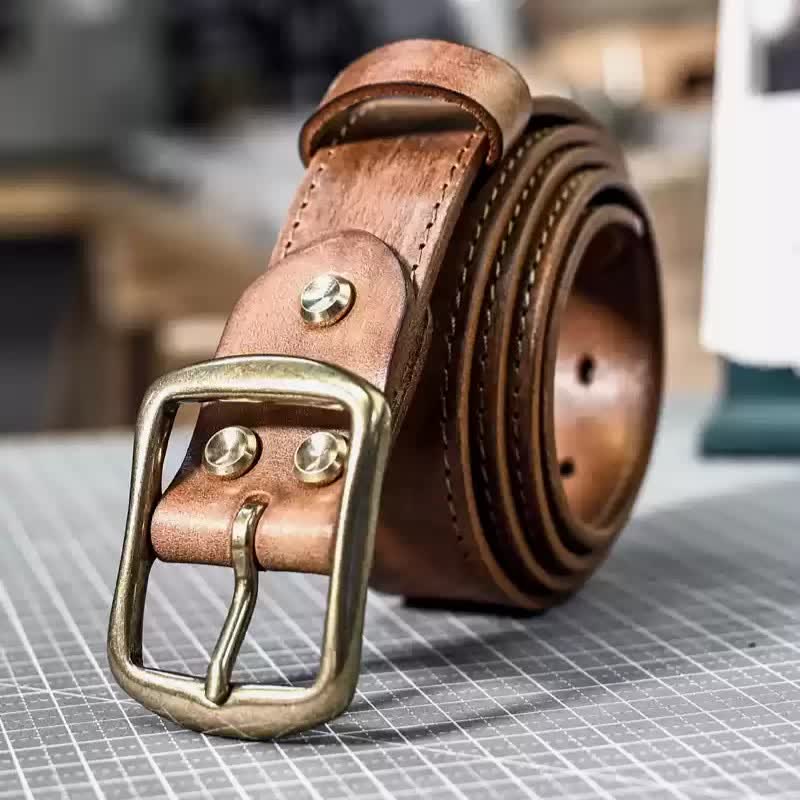 Cintura in pelle con fibbia in ottone anticato retrò e cuciture fatte a mano - Marrone giallastro - 42 - image 1