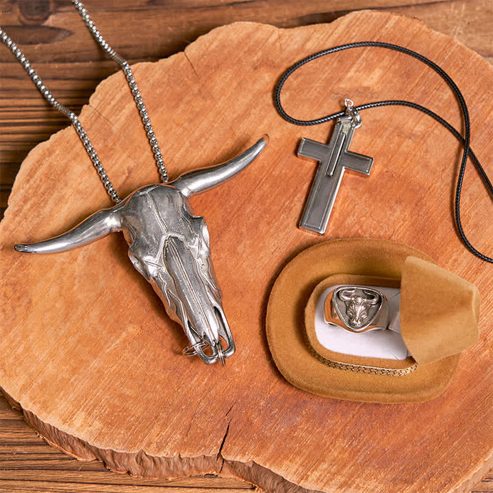 Set di ciondolo fai da te con ciondolo a forma di toro con corna di cervo, croce e coltello nascosto