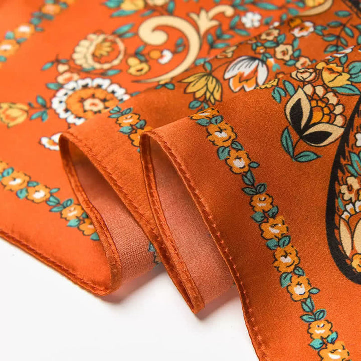 Sciarpa quadrata con motivo floreale Paisley selvaggio arancione in stile Weastern