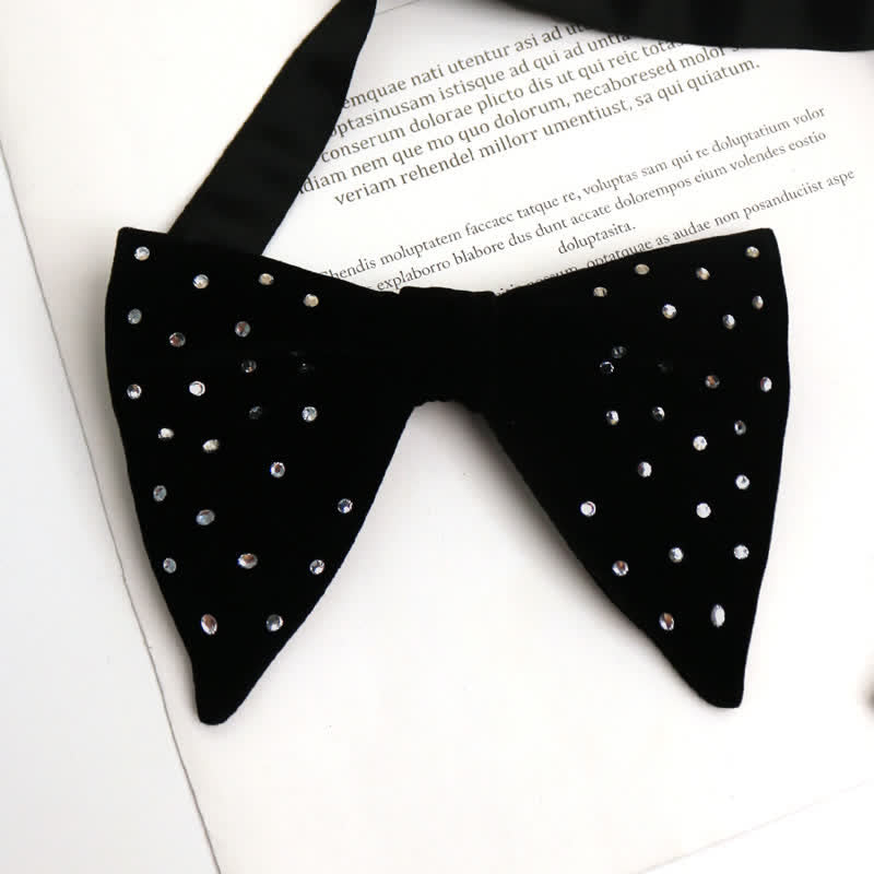 Papillon oversize a punta in velluto con strass sparsi da uomo