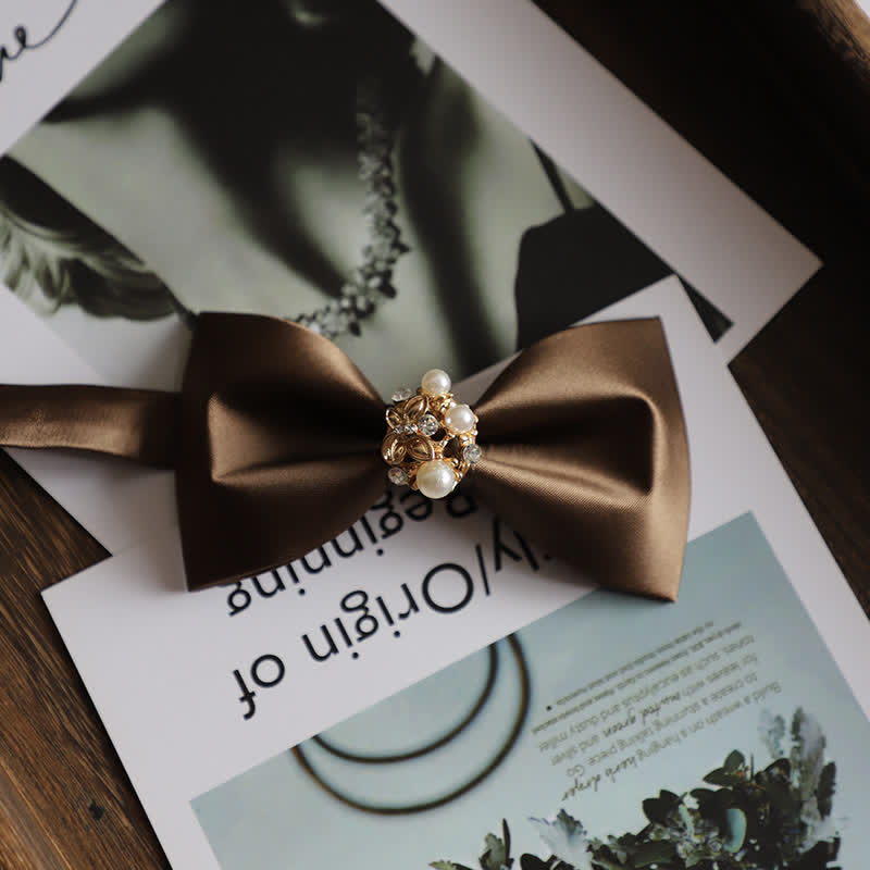 Papillon da uomo con fiori dorati e perle finte