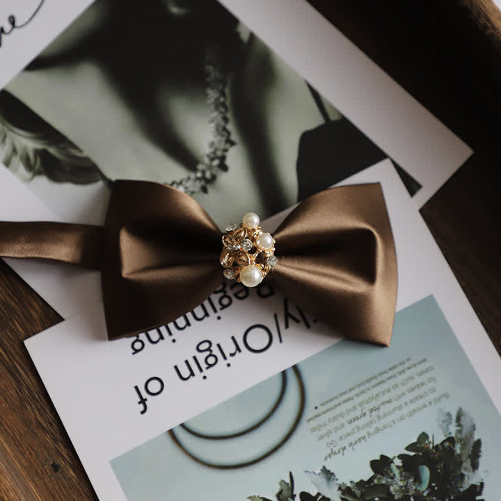 Papillon da uomo con fiori dorati e perle finte