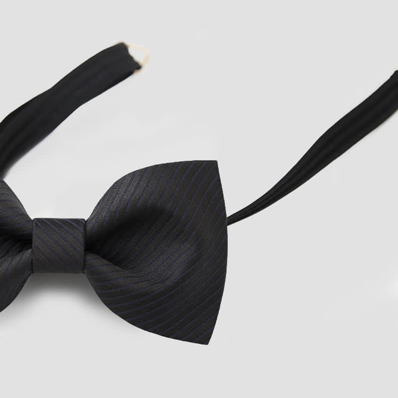 Papillon da uomo in twill nero sottile a righe blu navy