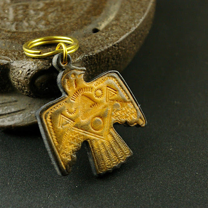 Portachiavi in pelle di rame con santo patrono indiano Thunderbird