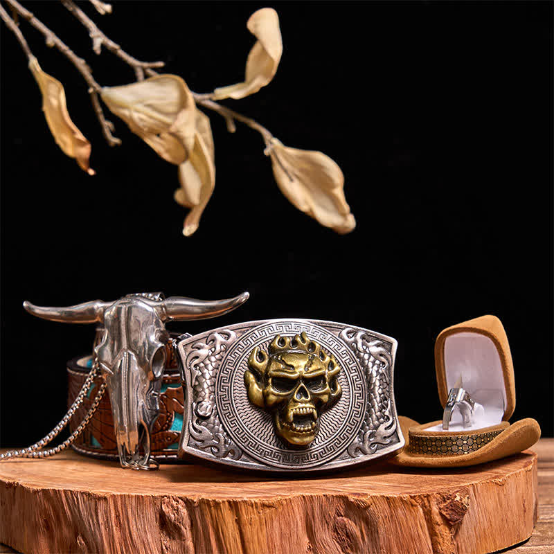 Set di anelli tattici con ciondolo a forma di toro, fibbia per cintura con coltello nascosto fai da te e teschio d'oro