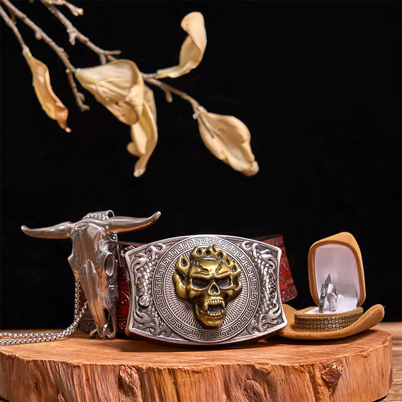 Set di anelli tattici con ciondolo a forma di toro, fibbia per cintura con coltello nascosto fai da te e teschio d'oro