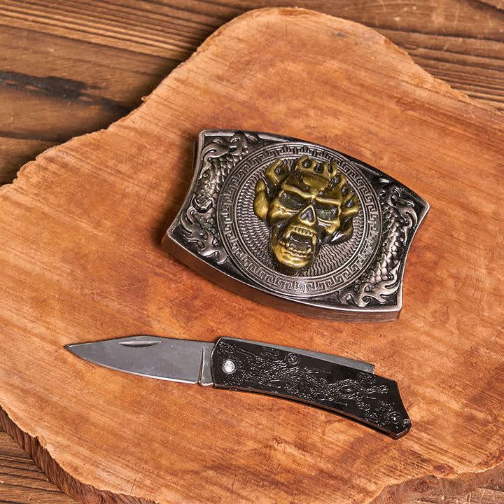 Set di collana con ciondolo a forma di teschio dorato, fibbia per cintura con coltello nascosto fai da te e testa di teschio di toro