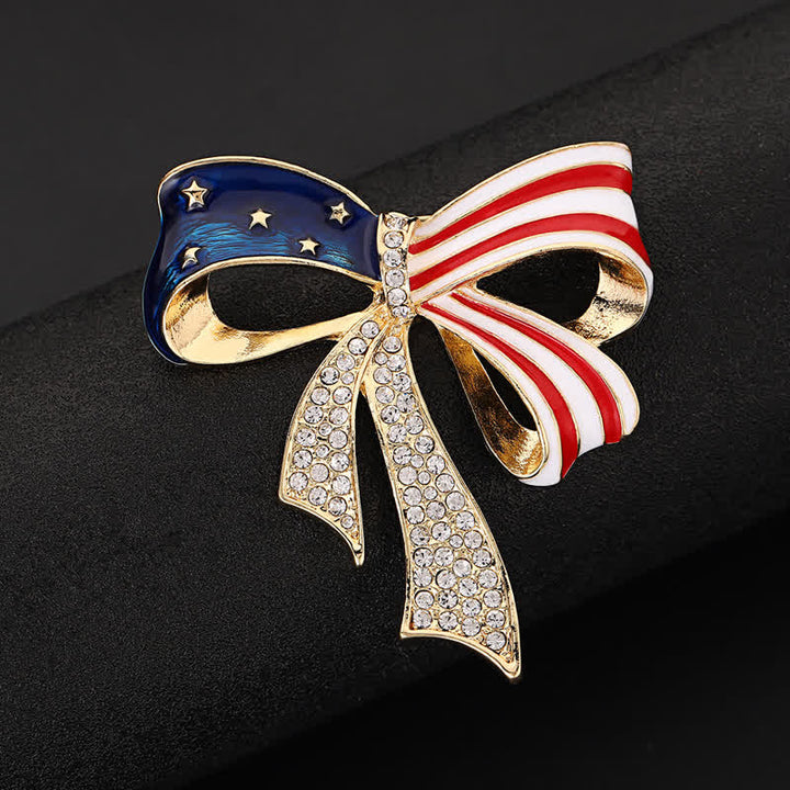Spilla con fiocco e strass a forma di bandiera americana