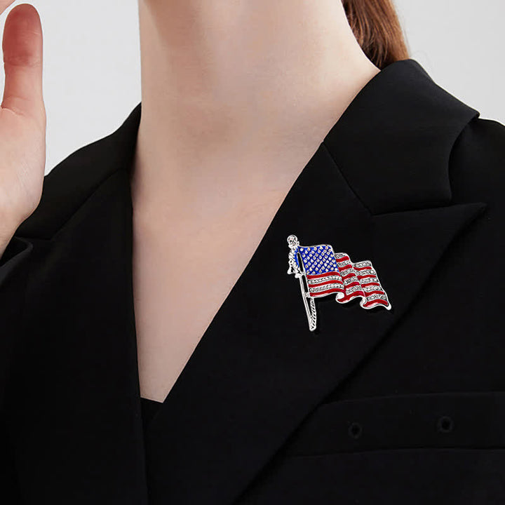 Spilla con strass scintillanti della bandiera americana patriottica