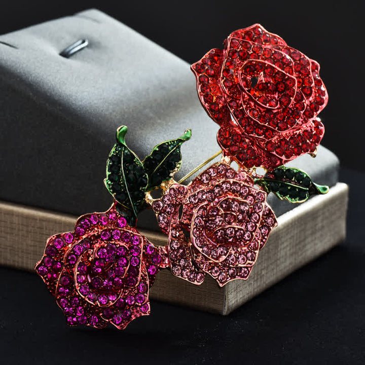 Spilla da donna con tripla bellezza e rose scintillanti in strass