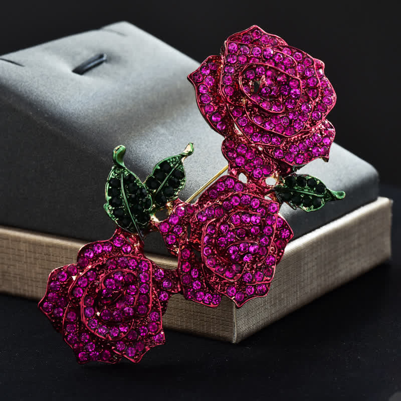Spilla da donna con tripla bellezza e rose scintillanti in strass