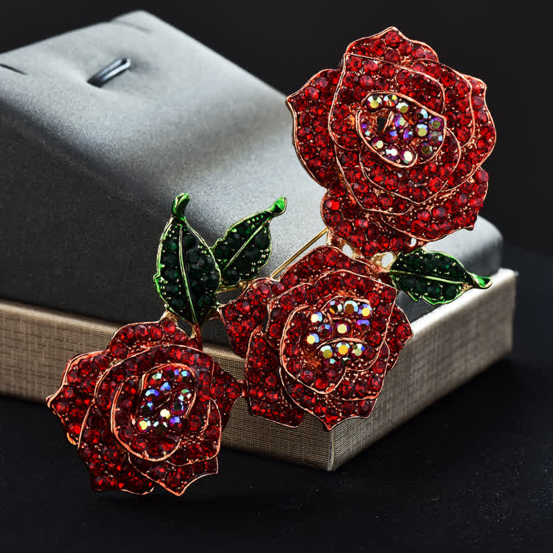 Spilla da donna con tripla bellezza e rose scintillanti in strass - Rosso - image 2