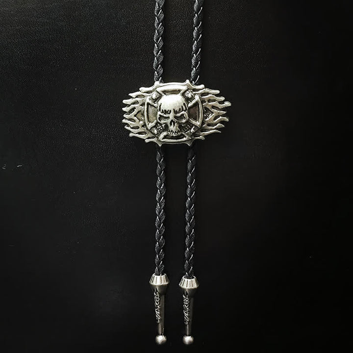 Cravatta Bolo con ciondolo in argento con testa di teschio in stile punk