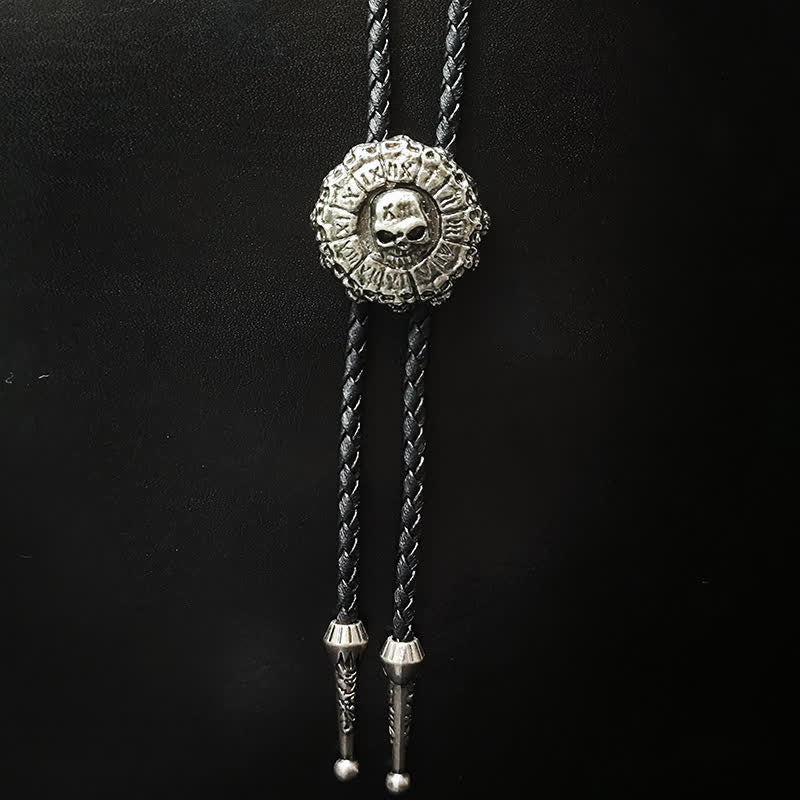 Cravatta Bolo con ciondolo in argento con testa di teschio in stile punk