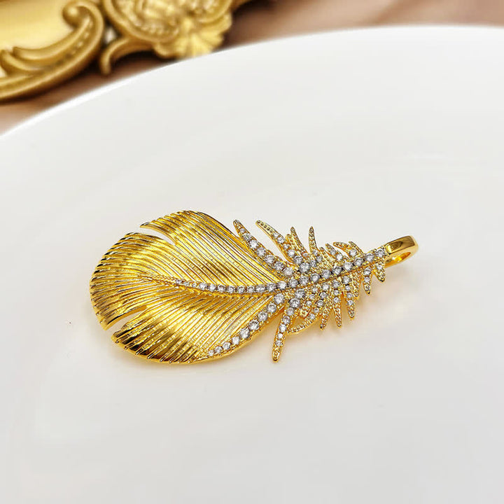 Spilla con ciondolo a forma di piuma con strass lucidi da donna