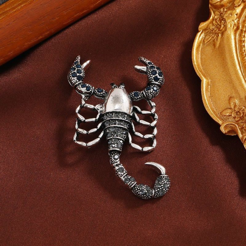 Spilla vintage con scorpione e strass, accessorio per camicia con insetto - Spilla Scorpione Strass - image 0