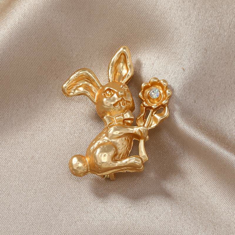 Spilla vintage con coniglio e girasoli, accessori per camicie - Coniglio con girasoli - image 0