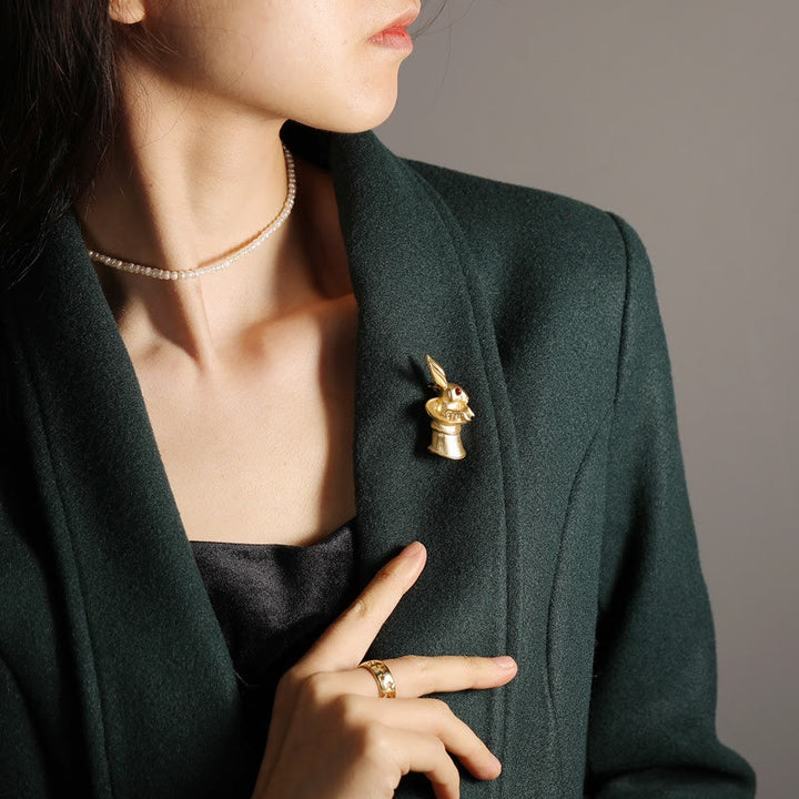 Spilla vintage a forma di coniglio in oro per camicia