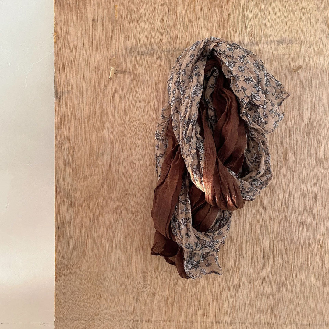 Sciarpa morbida e sottile con motivo floreale plissettato vintage da donna