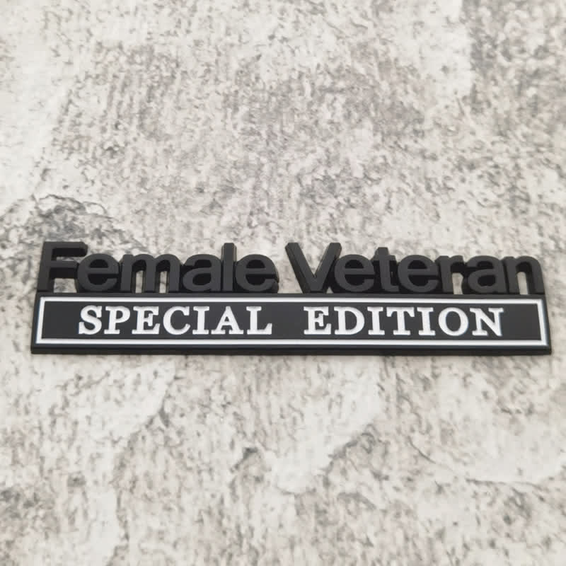 Distintivo per auto adesivo in metallo "Veterana donna SPECIAL EDITION"
