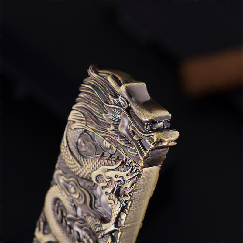 Accendino a cherosene ricaricabile con drago intagliato in bronzo vintage