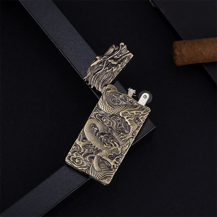 Accendino a cherosene ricaricabile con drago intagliato in bronzo vintage