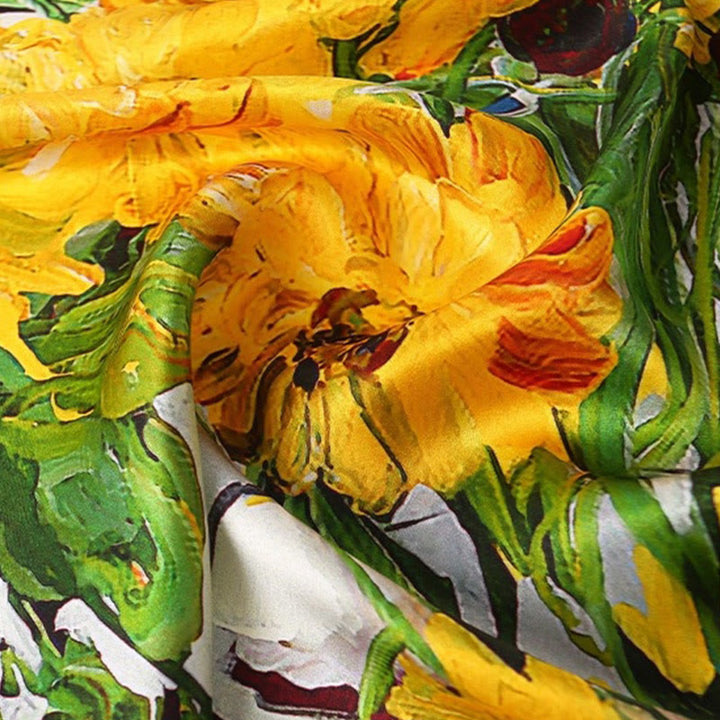 Sciarpa sottile in seta primaverile con colori caldi da donna al sole