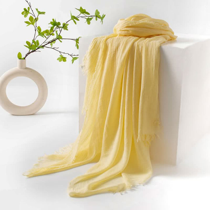 Sciarpa estiva morbida e sottile con nappe corte in tinta unita - #56 Giallo chiaro - image 60