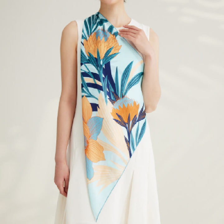 Sciarpa sottile in seta primaverile con motivo floreale Protea da donna