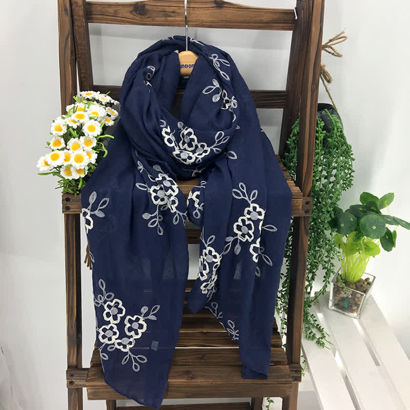 Sciarpa sottile da donna in cotone e lino con ricami floreali, modello National. - image 11