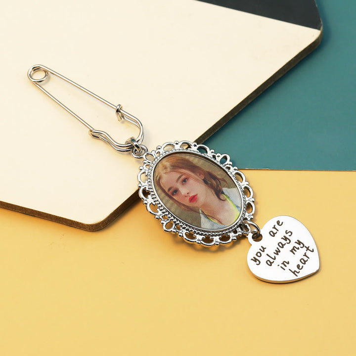 Personalizza la tua spilla fotografica con un caldo regalo di nozze Taxt