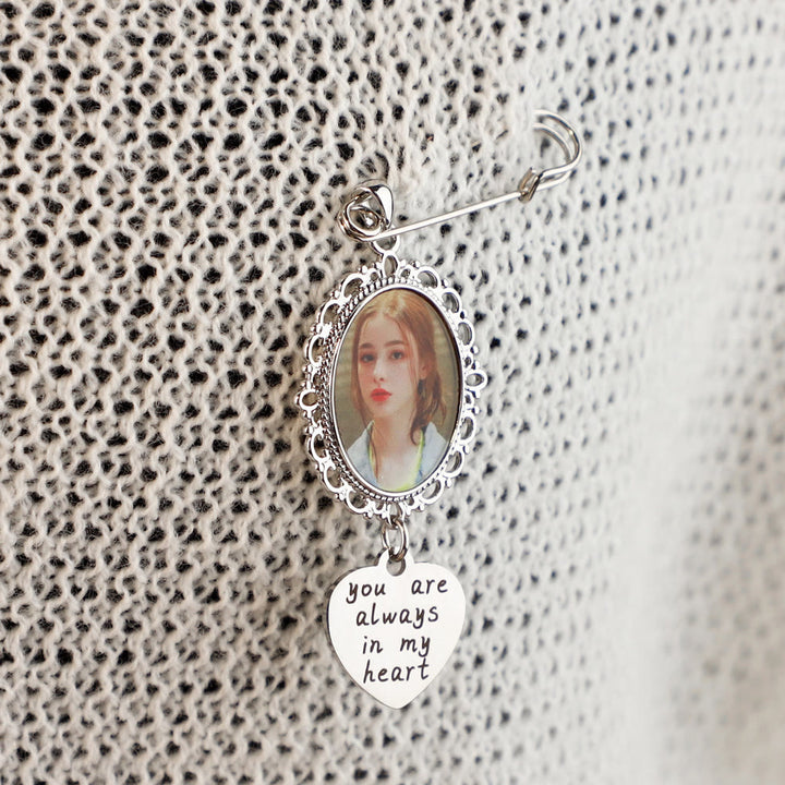 Personalizza la tua spilla fotografica con un caldo regalo di nozze Taxt