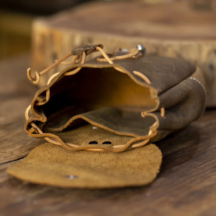 Portafoglio piccolo in stile indiano con coulisse e cintura in pelle di cavallo pazzo
