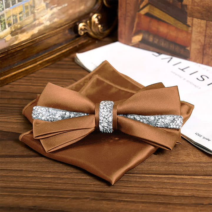 Set da uomo con papillon e fazzoletto da taschino in raso con strass scintillanti