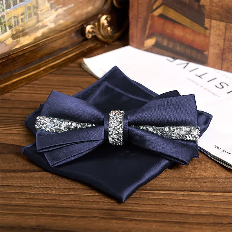 Set da uomo con papillon e fazzoletto da taschino in raso con strass scintillanti
