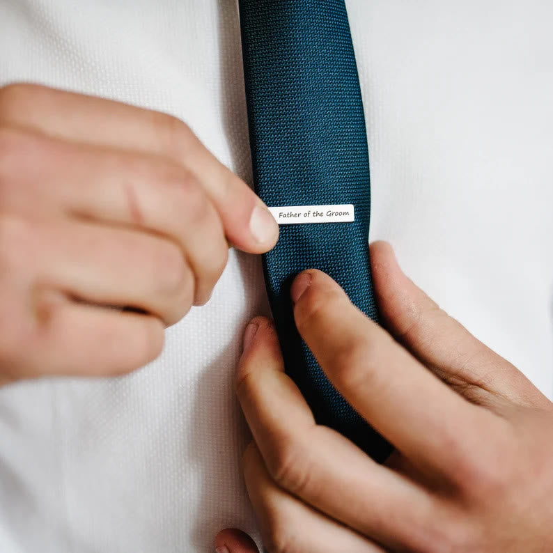 Personalizza il tuo testo per la barra della cravatta nuziale per cravatta
