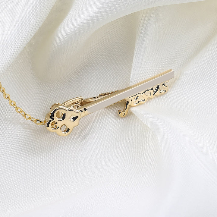 Fermacravatta con chiave di Gesù in oro per abito da sposa - image 1
