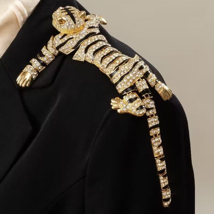 Spilla da uomo con grande tigre maestosa e strass scintillanti di lusso - image 11