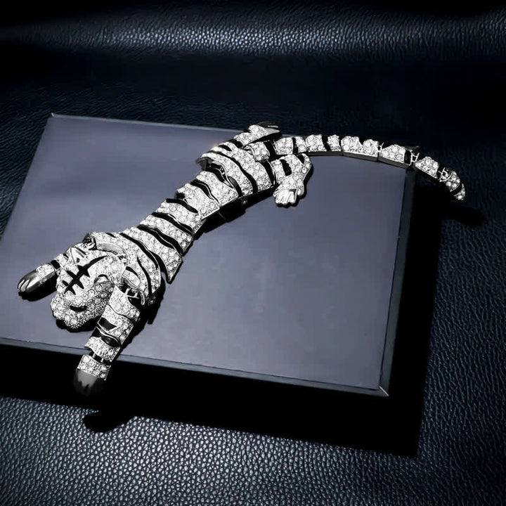 Spilla da uomo con grande tigre maestosa e strass scintillanti di lusso - Argento - image 2