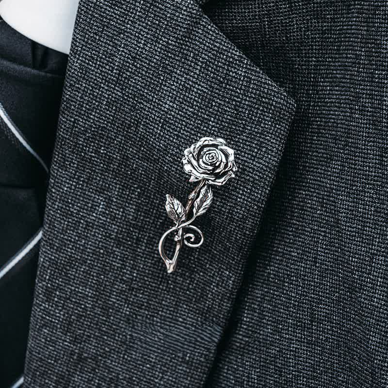 Spilla da uomo romantica con rosa in argento 3D